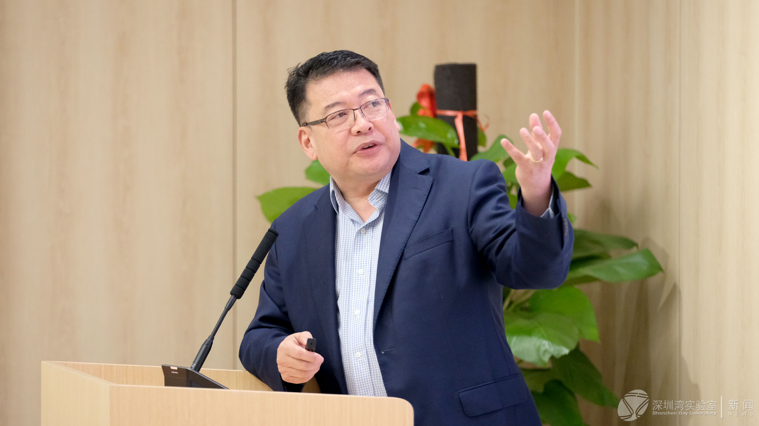 任秋实.jpg 任秋实.jpg