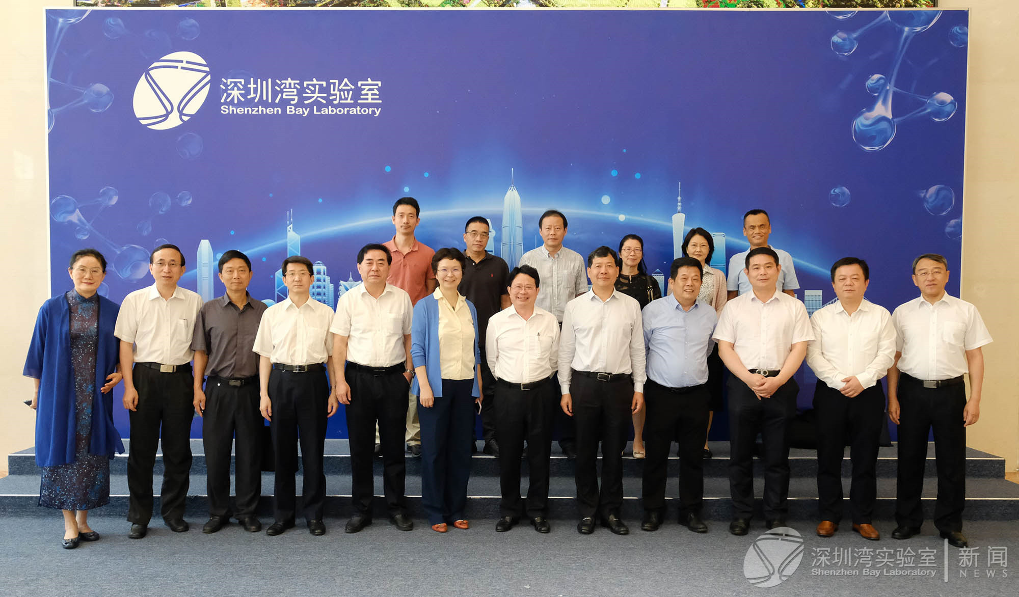 郑振涛调研深圳湾实验室.jpg 郑振涛调研深圳湾实验室.jpg